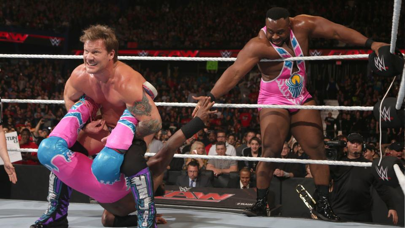 Illustration for article titled WWE crashes into an interesting RAW on its way to Roadblock